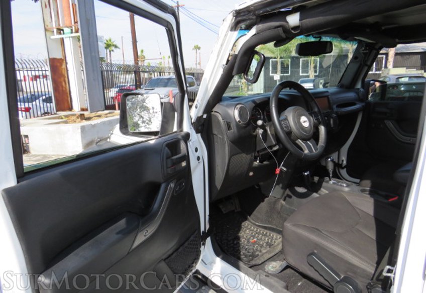 2014 Jeep Wrangler Unlimited - Image 21