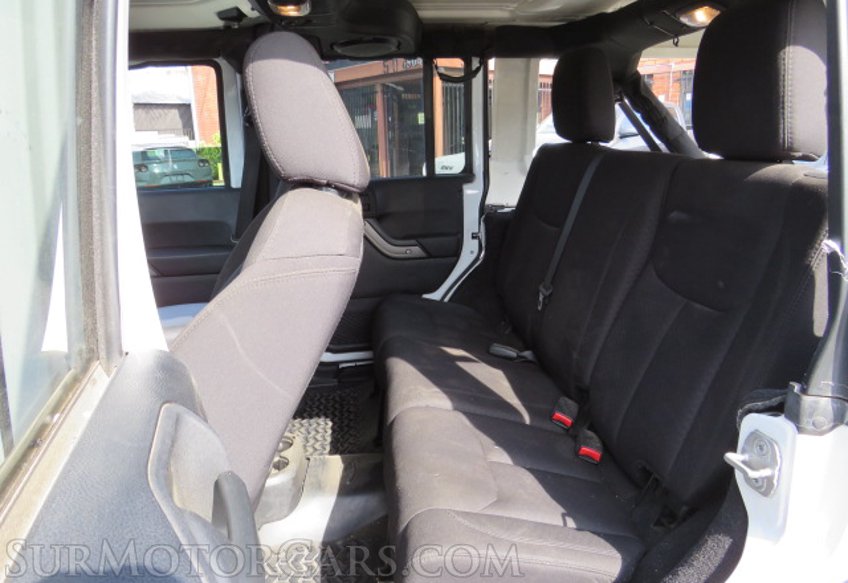 2014 Jeep Wrangler Unlimited - Image 29