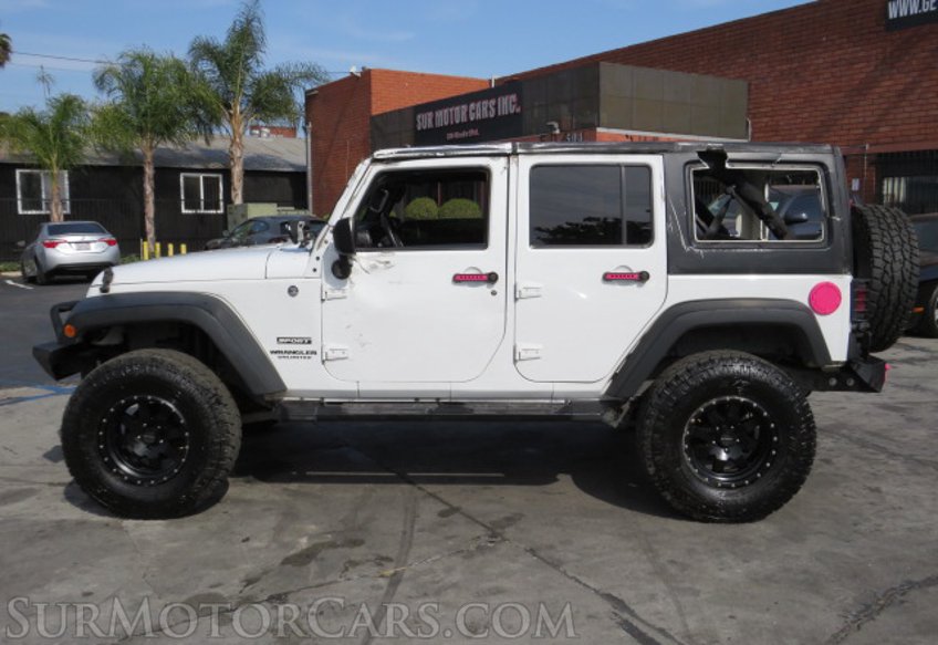 2014 Jeep Wrangler Unlimited - Image 12