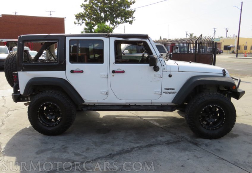 2014 Jeep Wrangler Unlimited - Image 11