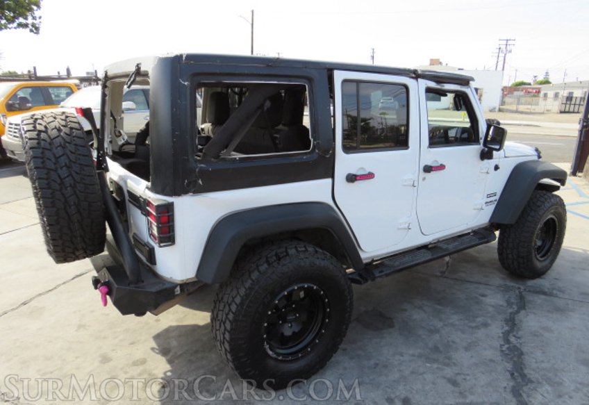 2014 Jeep Wrangler Unlimited - Image 5
