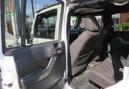2014 Jeep Wrangler Unlimited - Image 23