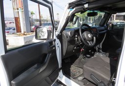 2014 Jeep Wrangler Unlimited - Image 21