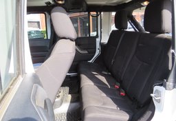 2014 Jeep Wrangler Unlimited - Image 29