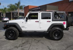2014 Jeep Wrangler Unlimited - Image 12