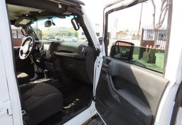 2014 Jeep Wrangler Unlimited - Image 22
