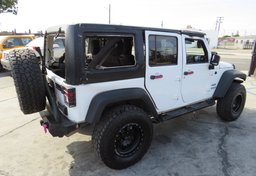 2014 Jeep Wrangler Unlimited - Image 5