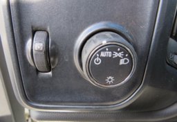 2018 Chevrolet Silverado 1500 - Image 31