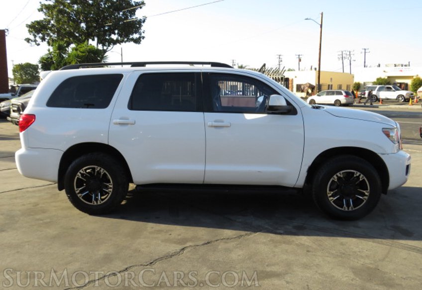 2014 Toyota Sequoia - Image 5