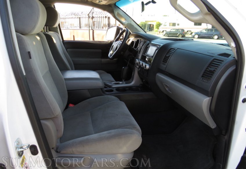 2014 Toyota Sequoia - Image 26
