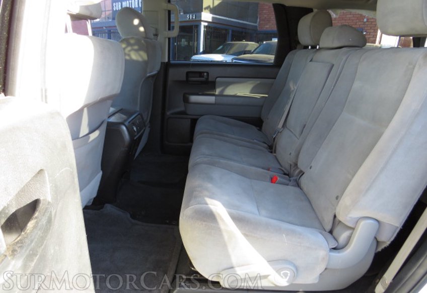 2014 Toyota Sequoia - Image 30