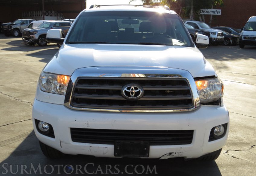 2014 Toyota Sequoia - Image 16