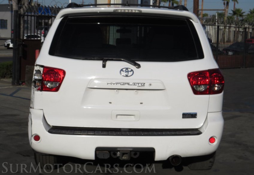 2014 Toyota Sequoia - Image 12