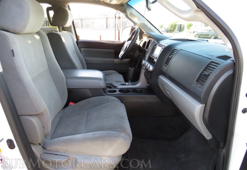 2014 Toyota Sequoia - Image 24