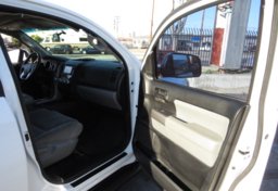 2014 Toyota Sequoia - Image 22