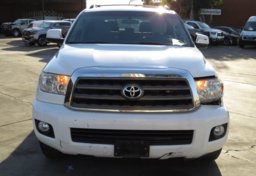 2014 Toyota Sequoia - Image 16