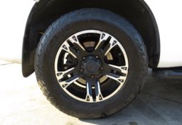 2014 Toyota Sequoia - Image 11