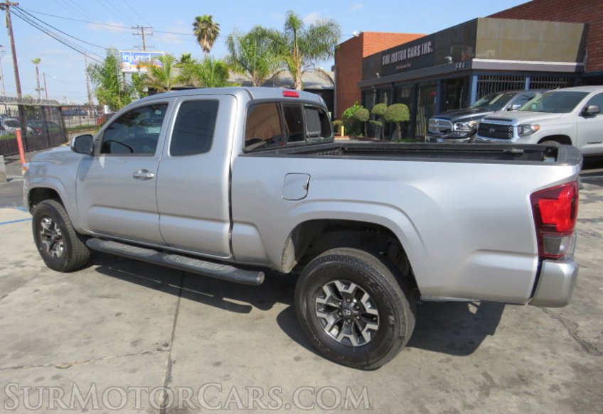 2018 Toyota Tacoma - Image 10