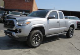 2018 Toyota Tacoma - Image 3