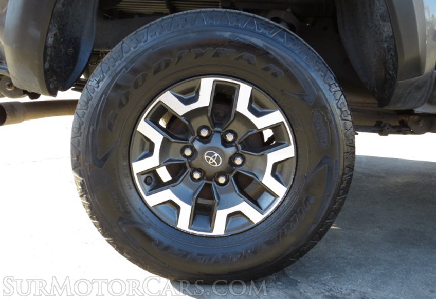 2017 Toyota Tacoma - Image 11