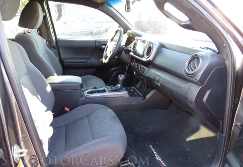 2017 Toyota Tacoma - Image 25