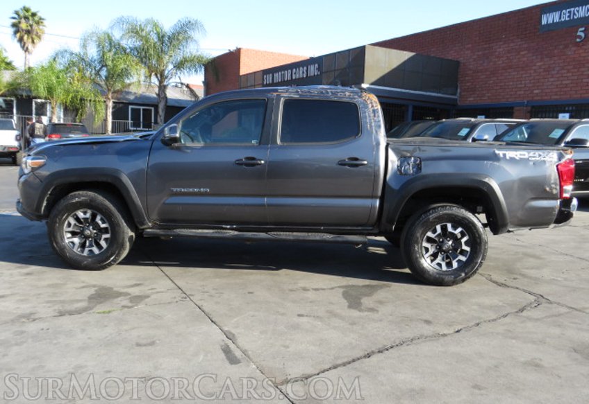 2017 Toyota Tacoma - Image 5