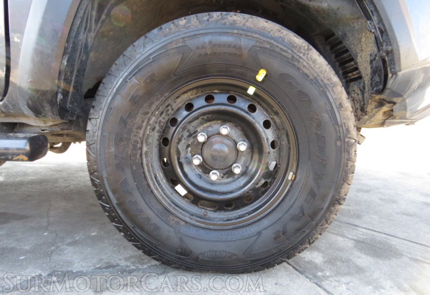 2017 Toyota Tacoma - Image 12