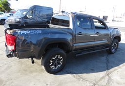 2017 Toyota Tacoma - Image 10