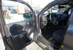 2017 Toyota Tacoma - Image 21