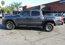 2017 Toyota Tacoma - Image 5
