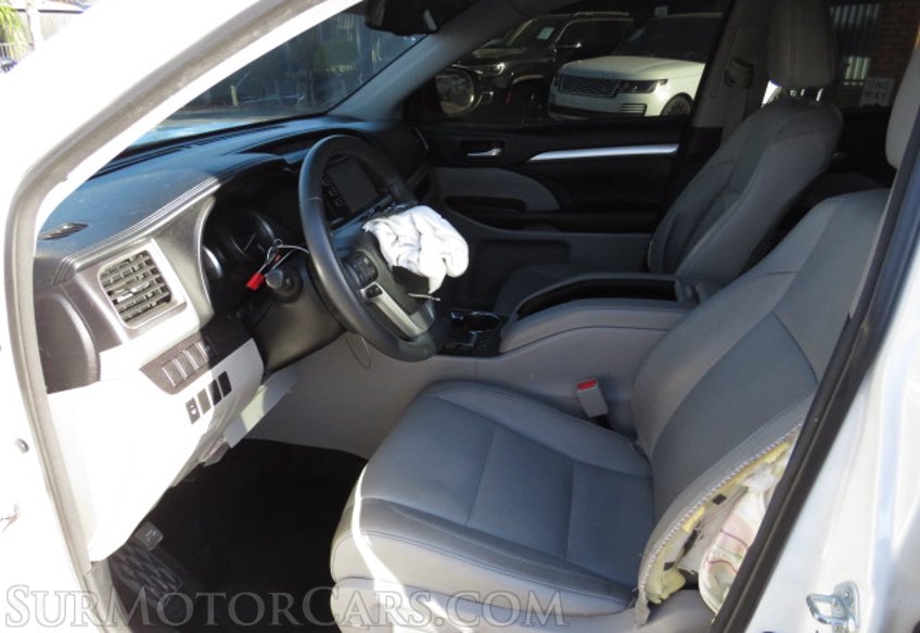 2016 Toyota Highlander - Image 25