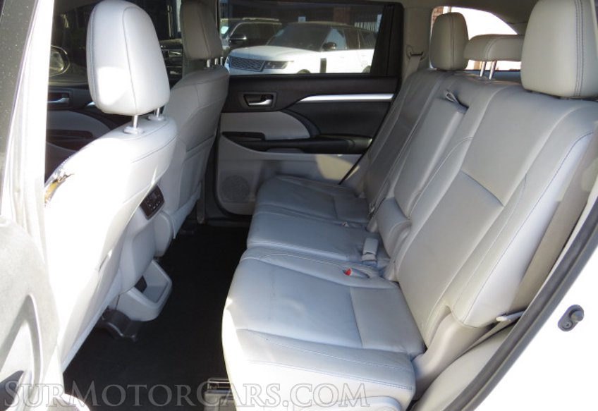 2016 Toyota Highlander - Image 31