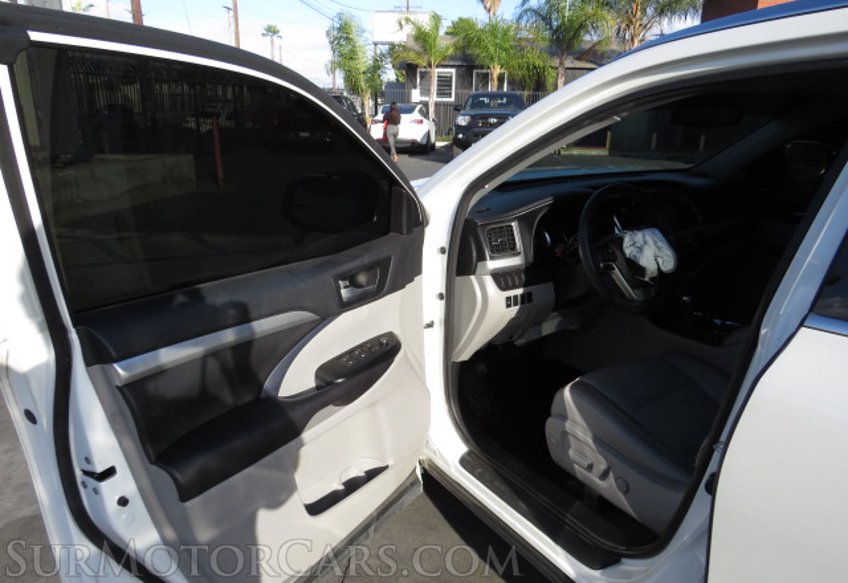 2016 Toyota Highlander - Image 22