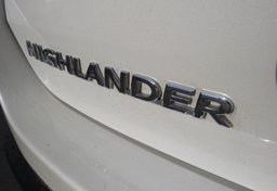 2016 Toyota Highlander - Image 20