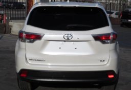 2016 Toyota Highlander - Image 12