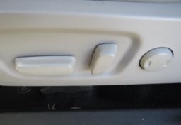 2016 Toyota Highlander - Image 52