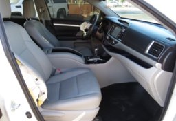 2016 Toyota Highlander - Image 26