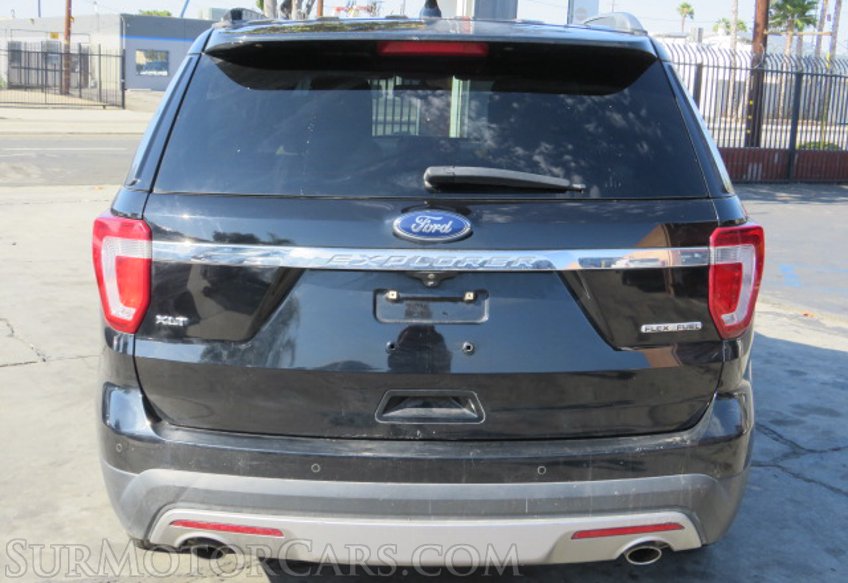 2016 Ford Explorer - Image 11