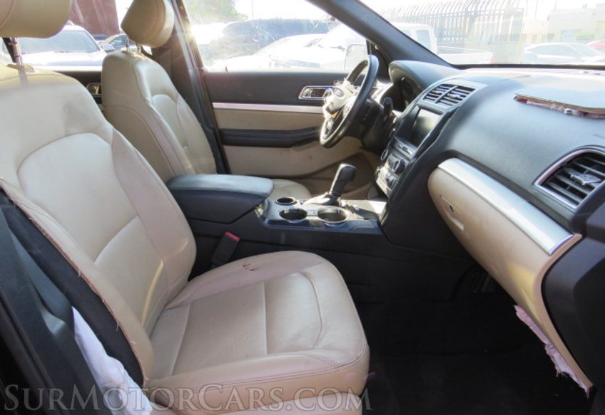 2016 Ford Explorer - Image 24