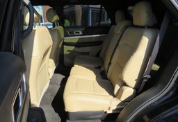 2016 Ford Explorer - Image 27