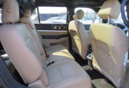2016 Ford Explorer - Image 30