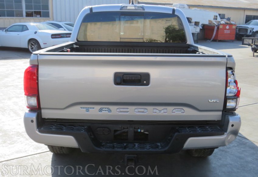 2019 Toyota Tacoma 4WD - Image 12