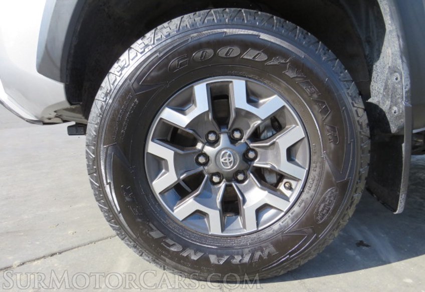 2019 Toyota Tacoma 4WD - Image 11