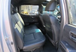 2019 Toyota Tacoma 4WD - Image 34