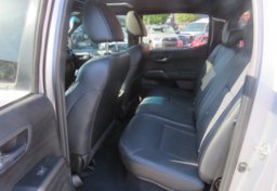 2019 Toyota Tacoma 4WD - Image 33