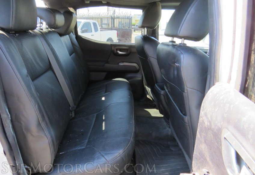 2020 Toyota Tacoma 4WD - Image 32