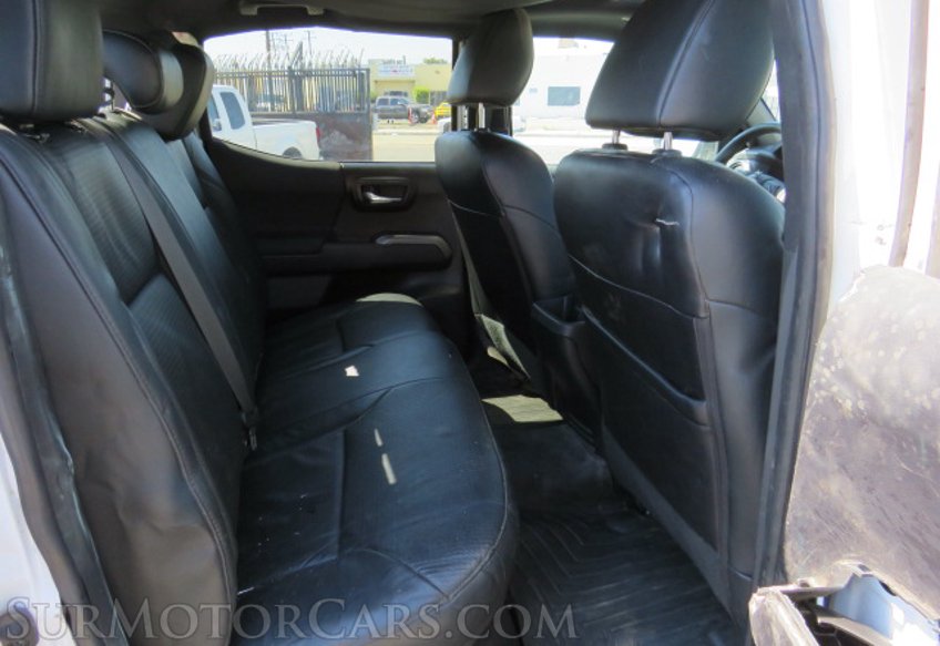 2020 Toyota Tacoma 4WD - Image 30