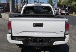 2020 Toyota Tacoma 4WD - Image 12