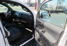 2020 Toyota Tacoma 4WD - Image 23