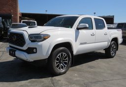 2020 Toyota Tacoma 4WD - Image 3